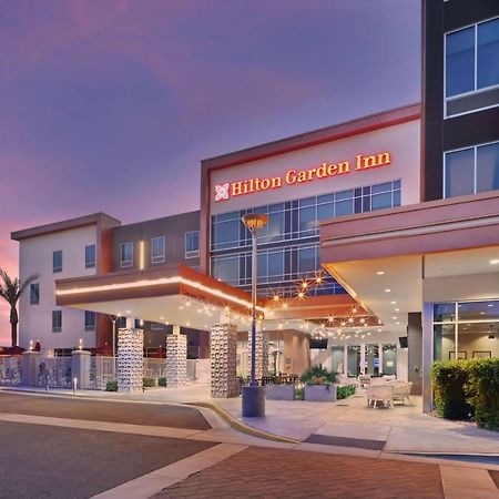 Hilton Garden Inn Chandler Downtown Exterior foto