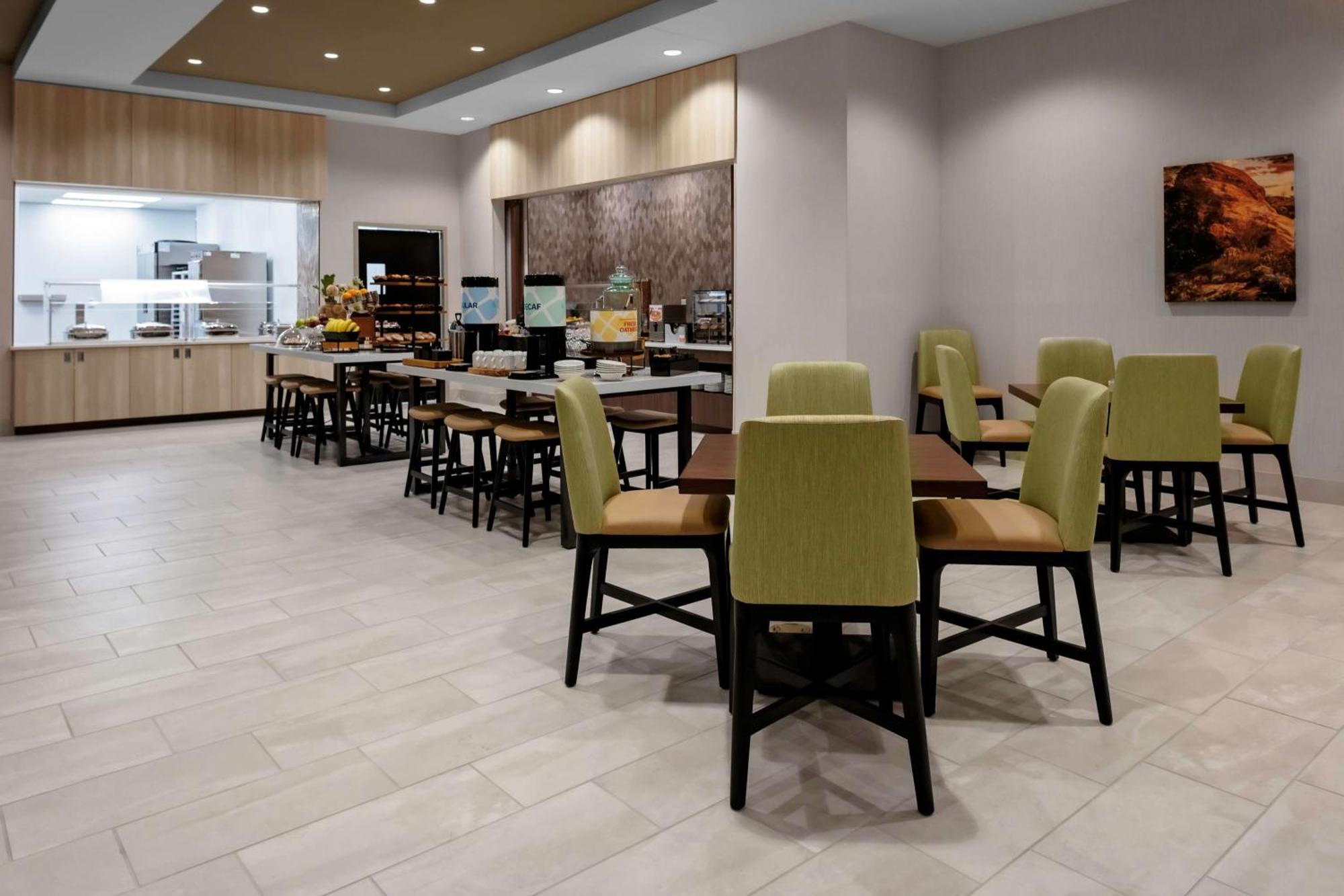 Hilton Garden Inn Chandler Downtown Exterior foto