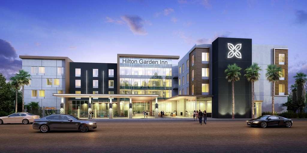 Hilton Garden Inn Chandler Downtown Exterior foto